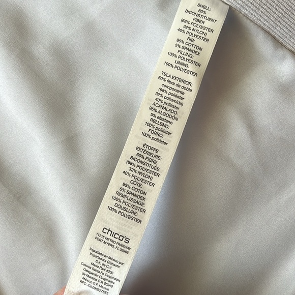 Like new Chico’s silver lightweight lined jacket - Picture 11 of 13